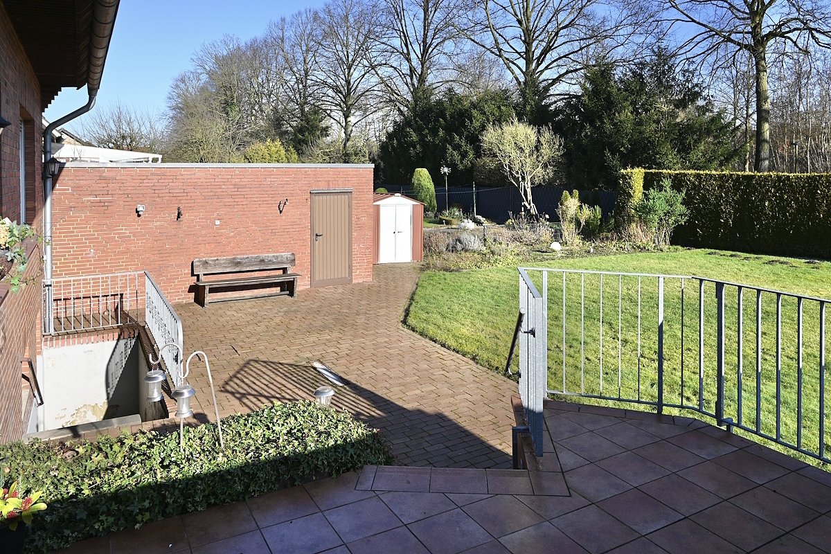 Neue Terrasse Gartenblick